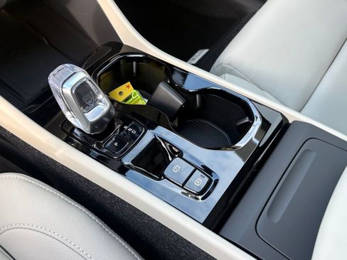 New 2026 Volvo XC40 B5 Plus w/ Protection Package Premier image 10