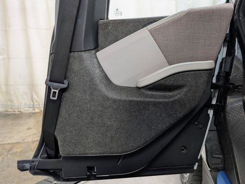 Used 2018 BMW i3 w/ Range Extender RWD image 18