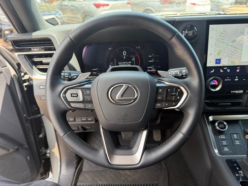 Used 2025 Lexus GX 550 AWD/4WD image 9