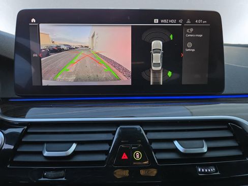 Used 2022 BMW 540i xDrive w/ Premium Package image 16