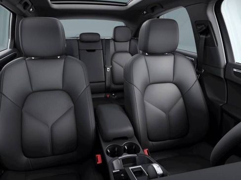 Certified 2025 Porsche Macan AWD/4WD image 10