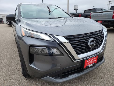 Used 2023 Nissan Rogue S image 11