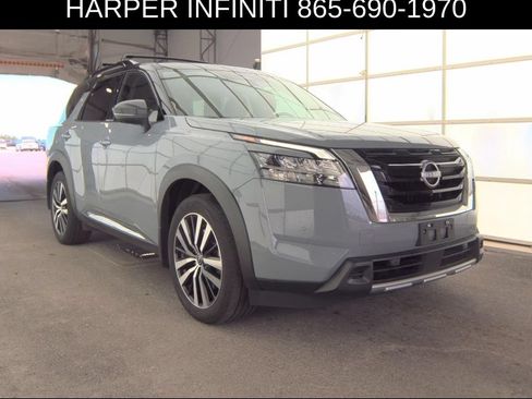 Used 2023 Nissan Pathfinder Platinum AWD/4WD image 4