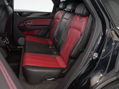 Used 2020 Bentley Bentayga AWD/4WD image 21