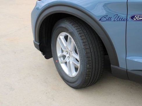 New 2026 Ford Explorer Active RWD image 5