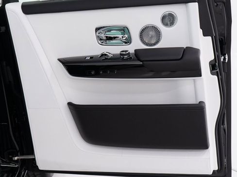 New 2026 Rolls-Royce Phantom Sedan RWD image 23