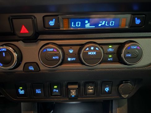 Used 2019 Toyota Tacoma TRD Pro AWD/4WD image 10