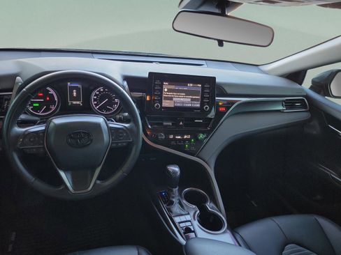 Used 2022 Toyota Camry SE image 13
