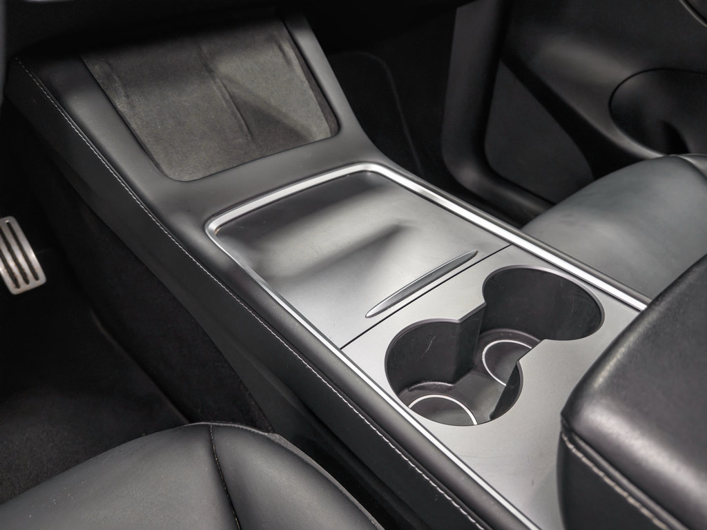 Used 2022 Tesla Model Y Performance AWD/4WD image 17