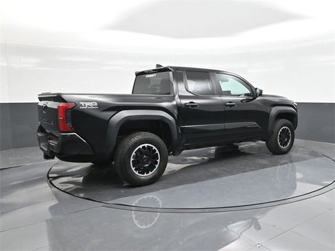 Used 2024 Toyota Tacoma TRD Off-Road image 15