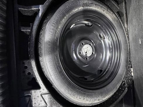 Used 2013 Volkswagen Tiguan SEL FWD image 16