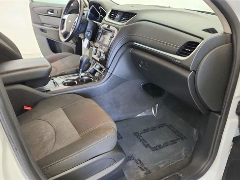 Used 2017 Chevrolet Traverse LT w/ Style and Technology Package FWD image 36
