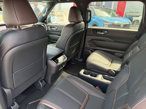 New 2026 Nissan Armada SL w/ Captain's Chari Seat Package RWD image 17