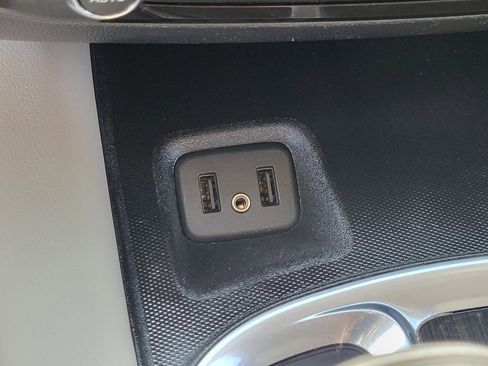 Used 2019 Buick Enclave Essence FWD image 30