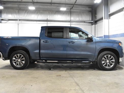Used 2024 Chevrolet Silverado 1500 LT AWD/4WD image 25