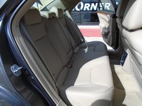 Used 2014 Chrysler 300 C w/ Beats Audio Group image 11