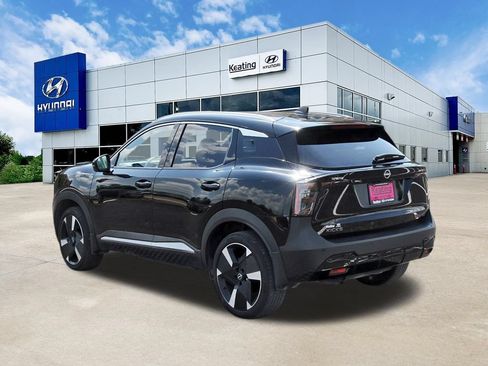 Used 2025 Nissan Kicks SR w/ SR Premium Package AWD/4WD image 7