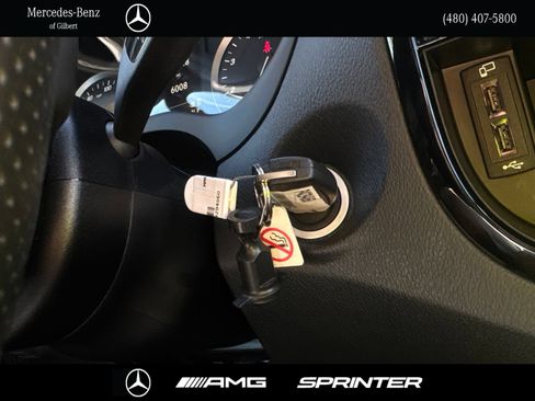 Used 2023 Mercedes-Benz Metris Passenger image 24