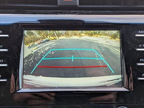 Certified 2018 Toyota Camry SE image 11