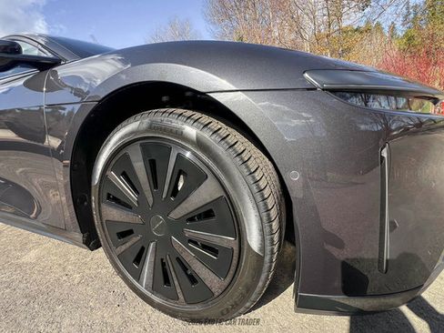 Used 2025 Lucid Air Grand Touring image 30