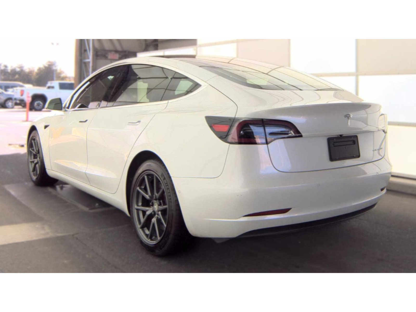 Used 2018 Tesla Model 3 Long Range AWD/4WD image 2