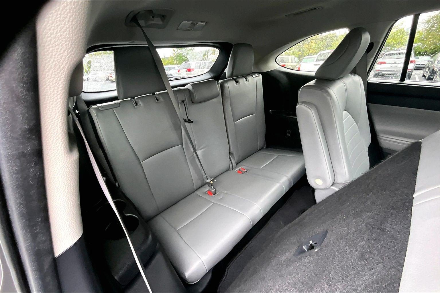 Used 2023 Toyota Highlander XLE AWD/4WD image 27