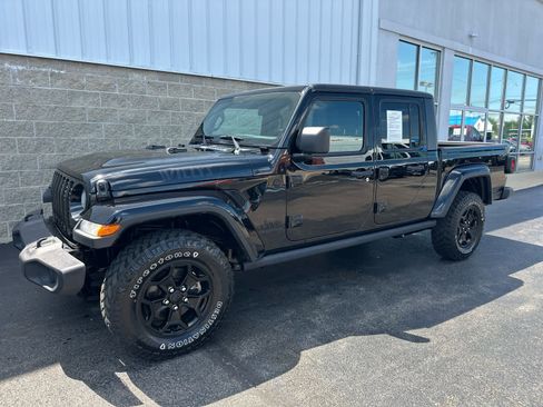 Used 2021 Jeep Gladiator Sport image 32
