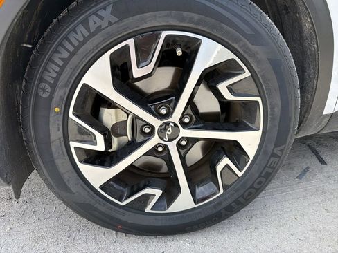 Certified 2023 Kia Sportage EX FWD image 5