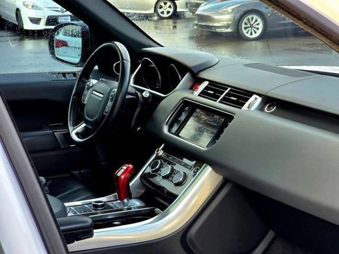 Used 2014 Land Rover Range Rover Sport HSE image 17