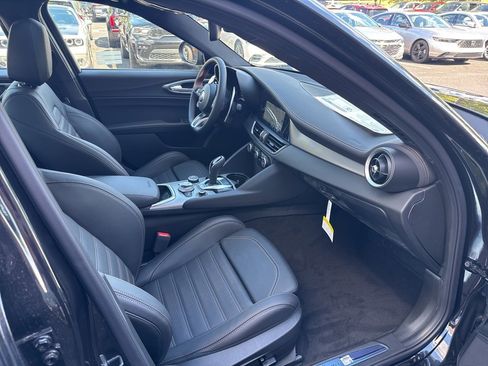 New 2025 Alfa Romeo Giulia AWD w/ Driving Assist Package image 18