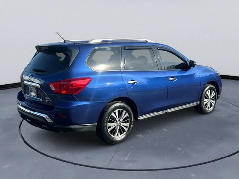 Used 2017 Nissan Pathfinder SV image 7