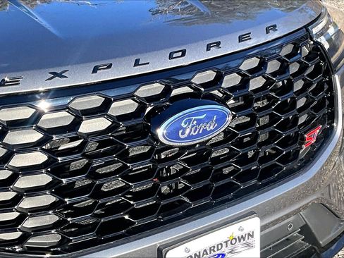 New 2026 Ford Explorer ST AWD/4WD image 32