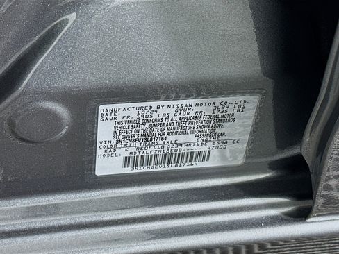 Used 2025 Nissan Versa SV image 12