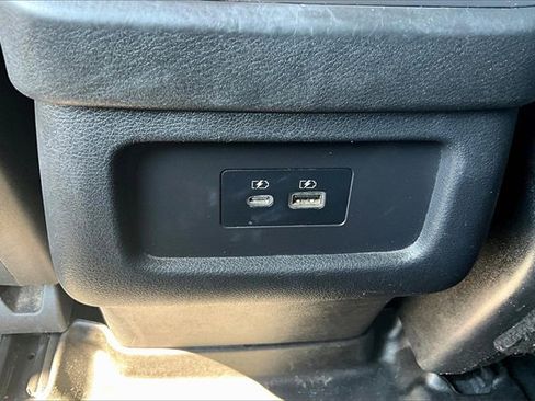 Used 2022 Nissan Pathfinder SV image 16