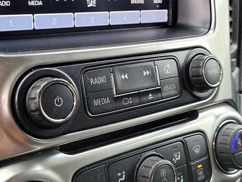 Used 2020 Chevrolet Suburban LT image 29