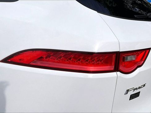 Used 2018 Jaguar F-PACE R-Sport image 22