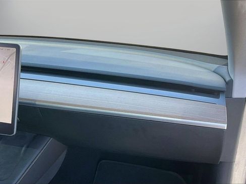 Used 2024 Tesla Model Y Performance image 22