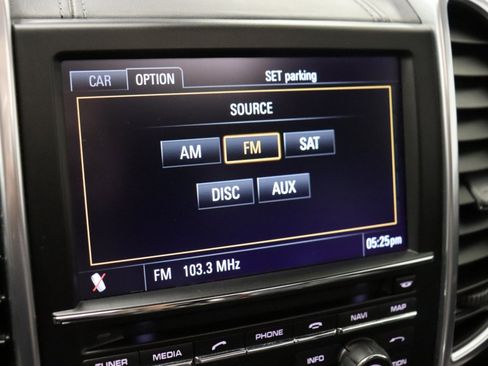 Used 2012 Porsche Cayenne Turbo image 31