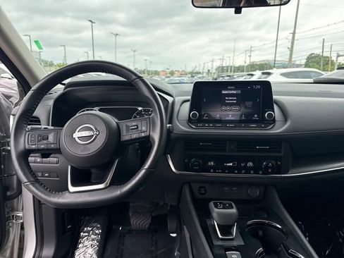 Certified 2024 Nissan Rogue SV w/ SV Premium Package FWD image 15