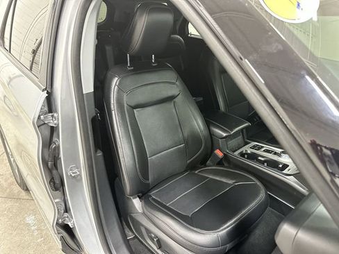 Used 2022 Ford Explorer Limited RWD image 29