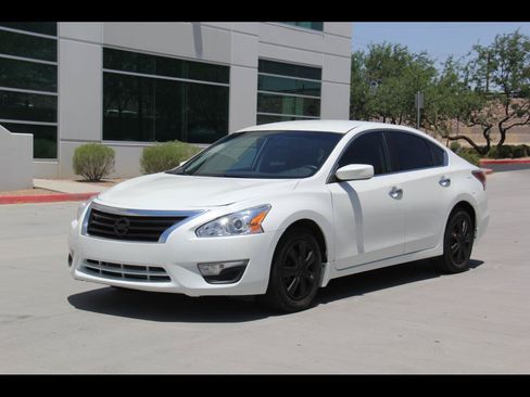 Used 2015 Nissan Altima 2.5 S w/ Power Driver Seat Package FWD image 1