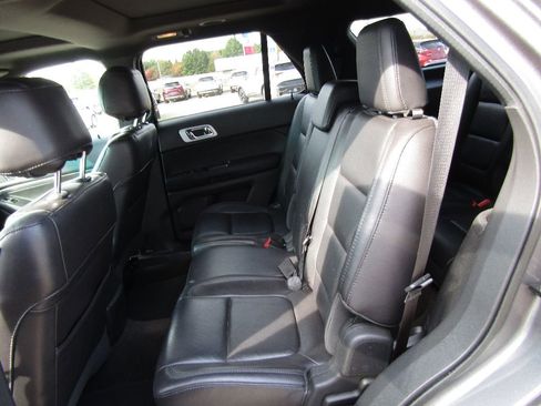 Used 2013 Ford Explorer XLT image 12