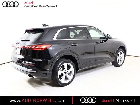 Certified 2025 Audi Q5 Premium AWD/4WD image 18