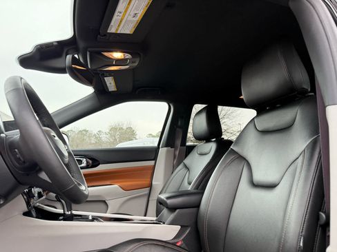 Used 2024 Jeep Compass Limited image 25