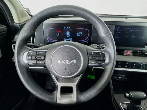 Used 2023 Kia Sportage LX image 11