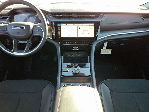 New 2026 Jeep Grand Cherokee Altitude AWD/4WD image 11