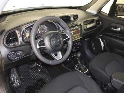 Used 2023 Jeep Renegade Latitude w/ Sun & Fun Group AWD/4WD image 24