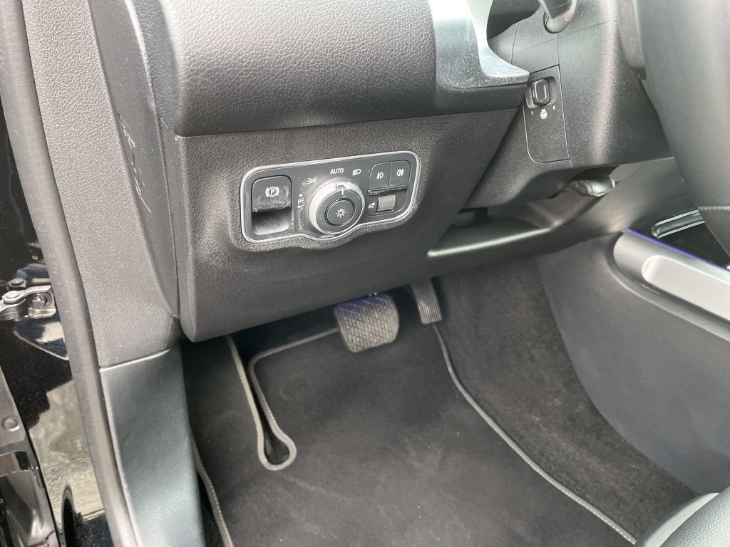 Used 2023 Mercedes-Benz GLB 250 4MATIC image 16