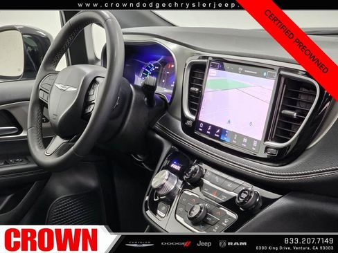 Certified 2024 Chrysler Pacifica Premium image 13