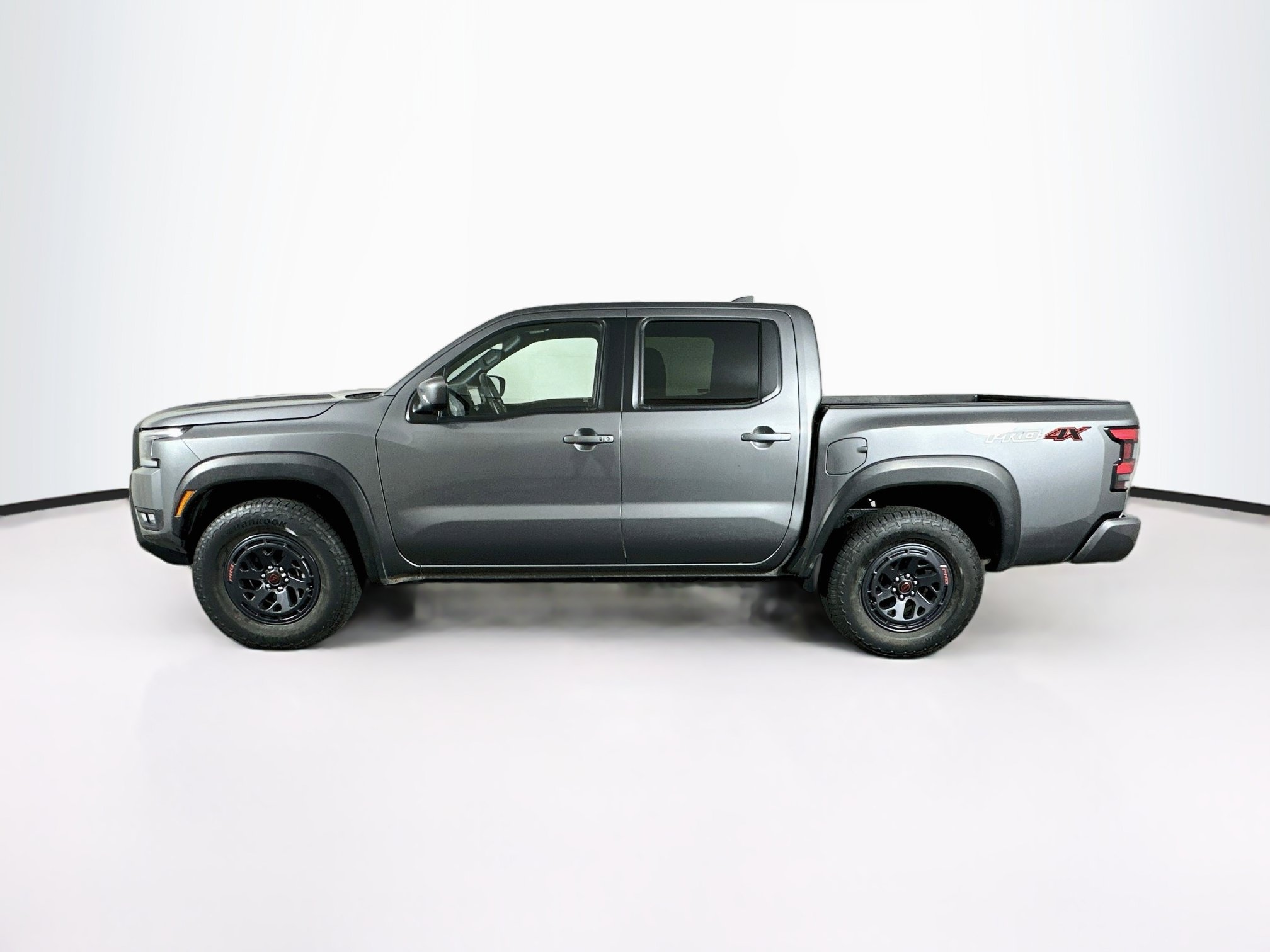 Used 2026 Nissan Frontier PRO-4X AWD/4WD image 4